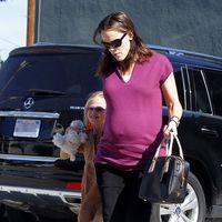 Jennifer Garner takes her daughter Violet Affleck to the dentist | Picture 112710